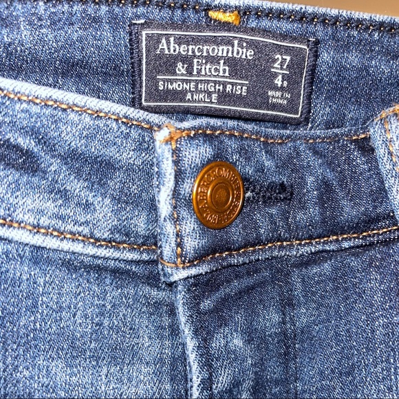 Abercrombie & Fitch high rise jeans with red stripe. Size 27/4. - Picture 4 of 6